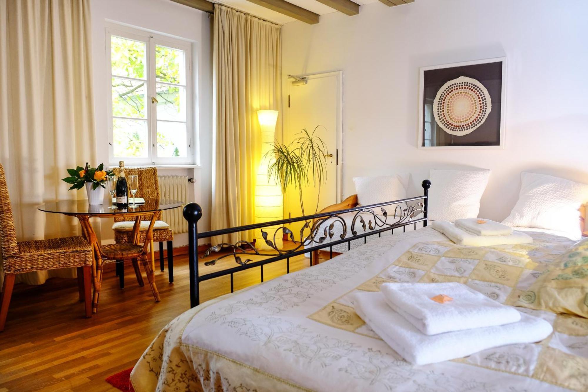 Rhein River Guesthouse - Direkt Am Rhein Леверкузен Экстерьер фото