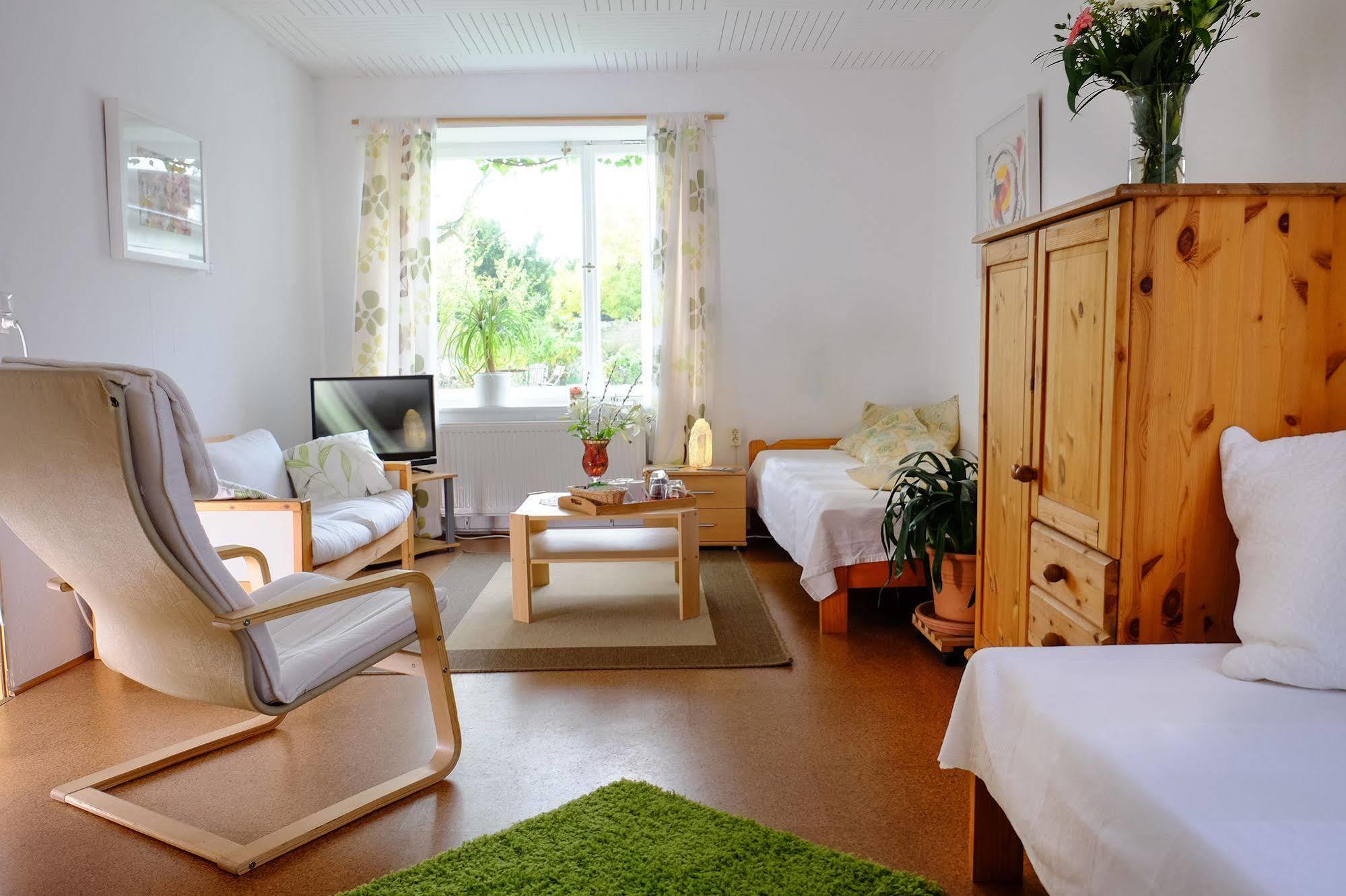 Rhein River Guesthouse - Direkt Am Rhein Леверкузен Экстерьер фото