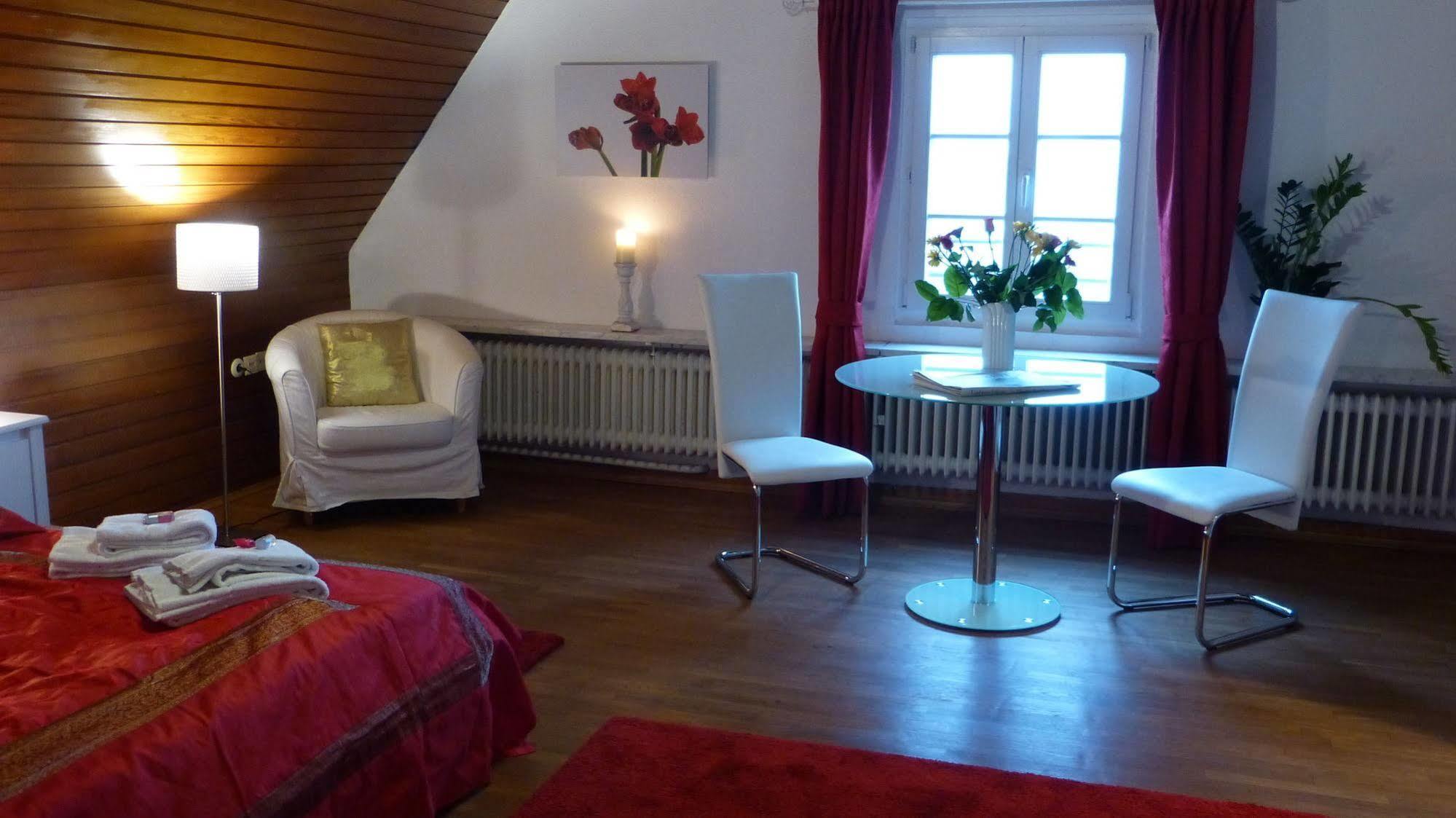 Rhein River Guesthouse - Direkt Am Rhein Леверкузен Экстерьер фото